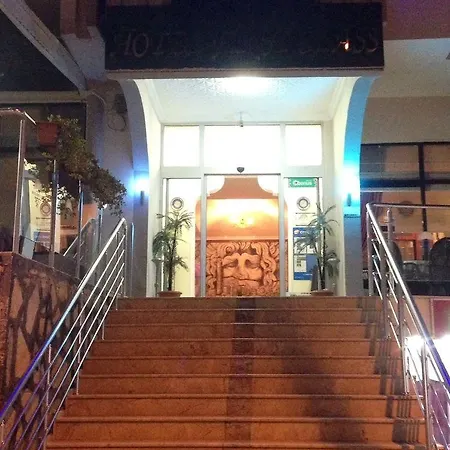 Temple Class מלון